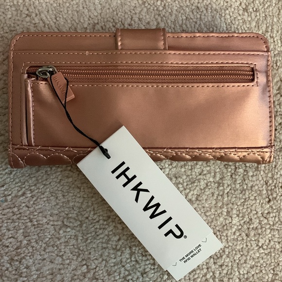 IHKWIP Women’s RFID Heart Quilted Wallet NWT!! - Picture 2 of 13